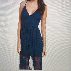 Socialite Navy blue lace maxi dress